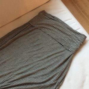 Max studio black and white stripe skirt